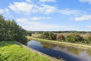 Photo 25- click for photo gallery